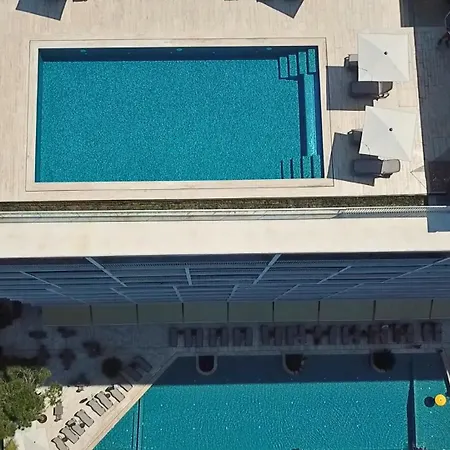 Bay 4* Durrës