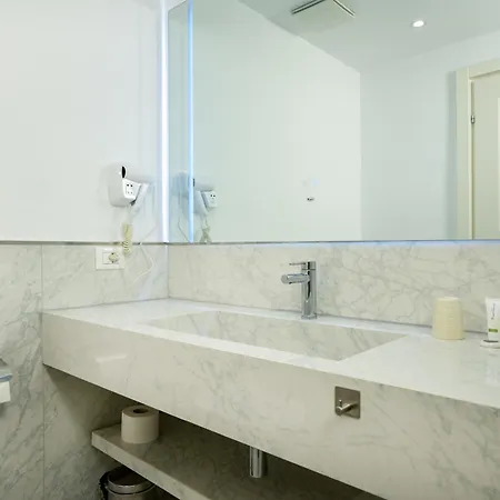 Bay Hotel 4*